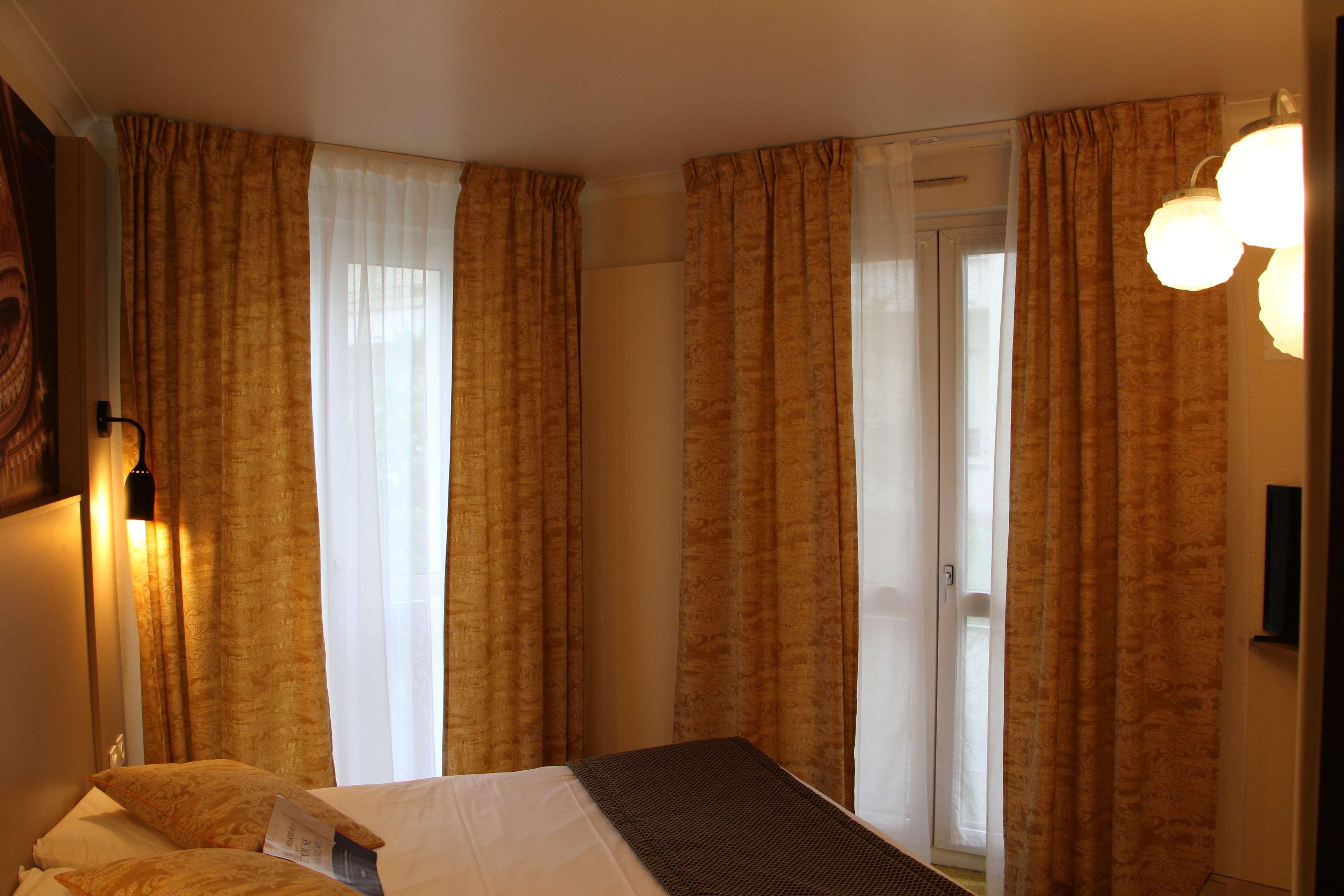 Kyriad Restaurant Centre Spa Vichy Exterior photo