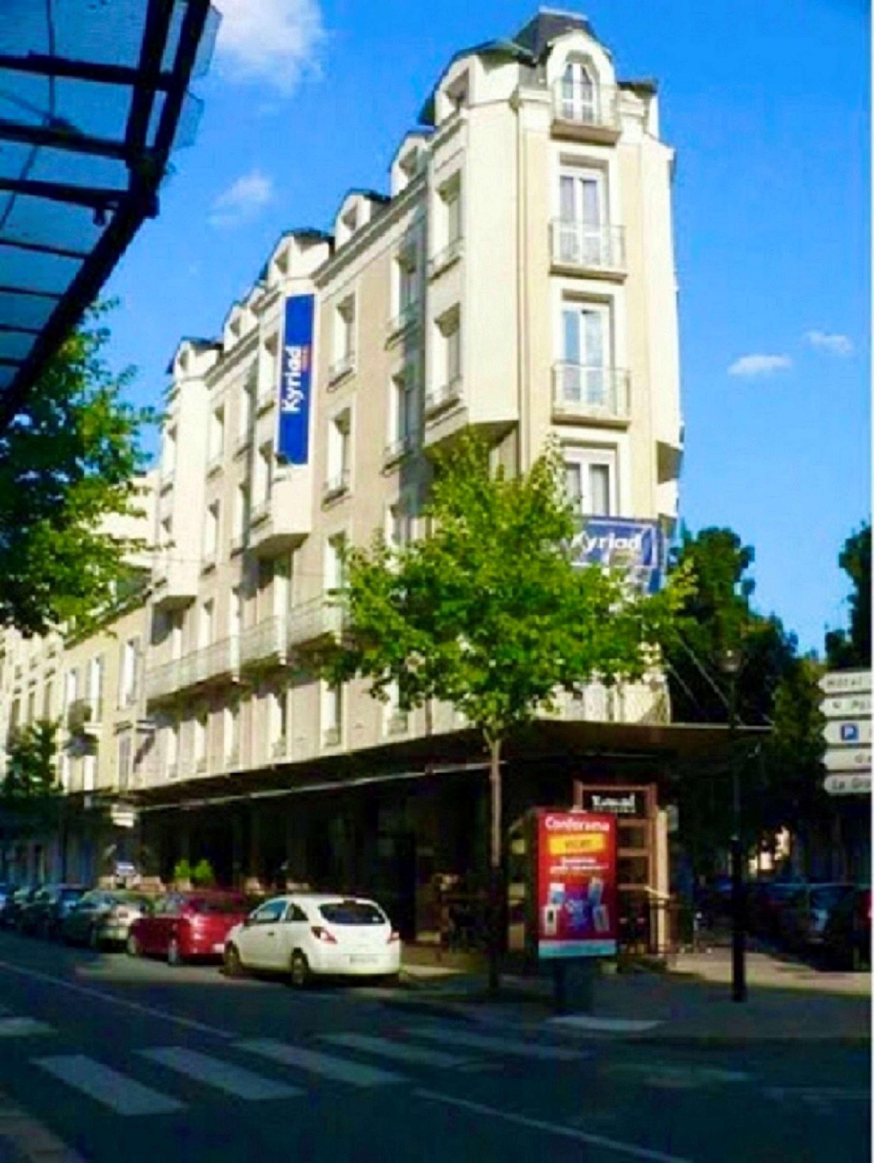 Kyriad Restaurant Centre Spa Vichy Exterior photo